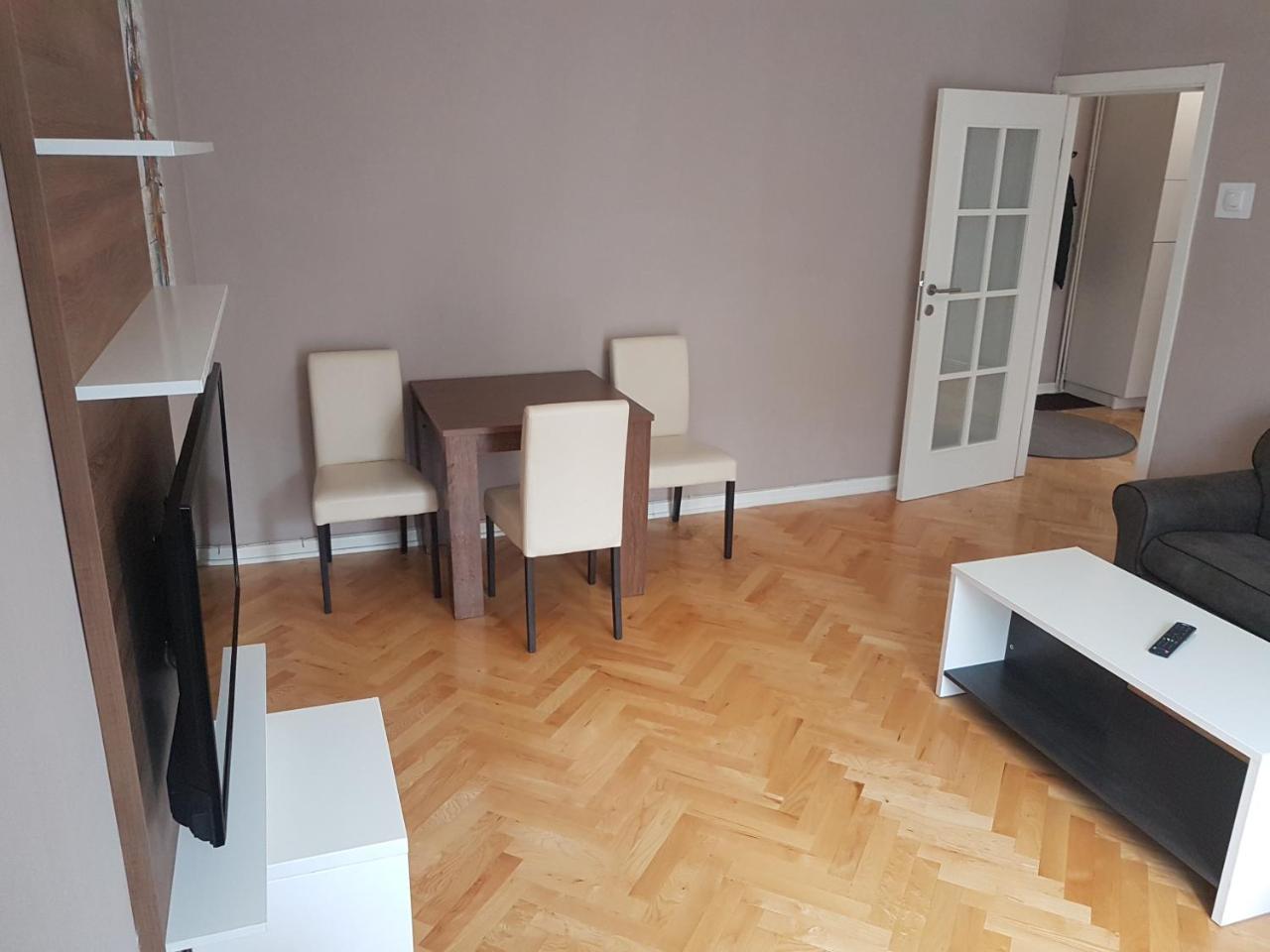Apartment Simic Valjevo Buitenkant foto